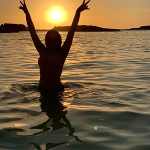 Meet your Posher, Abi